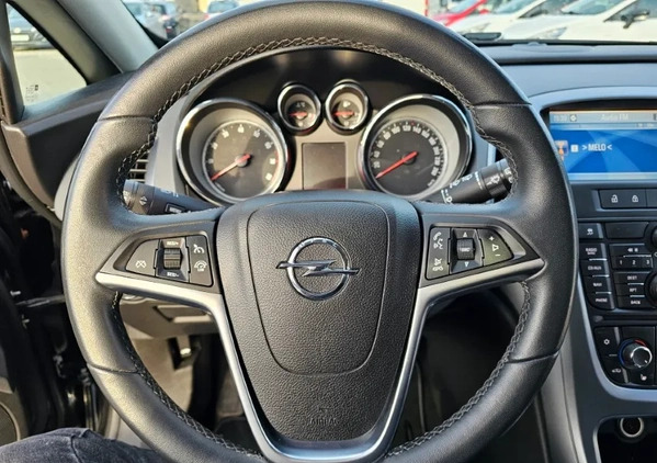 Opel Astra cena 29900 przebieg: 183000, rok produkcji 2012 z Orzysz małe 106